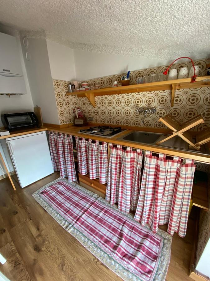 Apartamento Mansarda Petronilla Piazzatorre Exterior foto