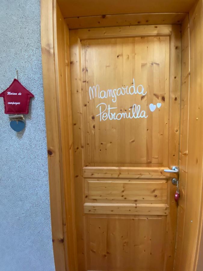 Apartamento Mansarda Petronilla Piazzatorre Exterior foto