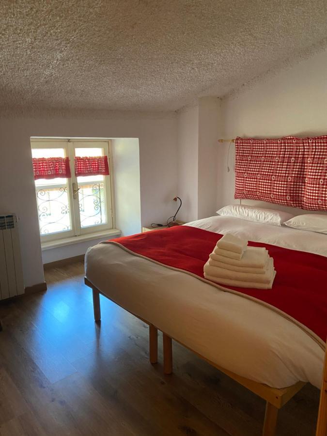 Apartamento Mansarda Petronilla Piazzatorre Exterior foto