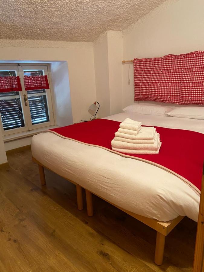 Apartamento Mansarda Petronilla Piazzatorre Exterior foto